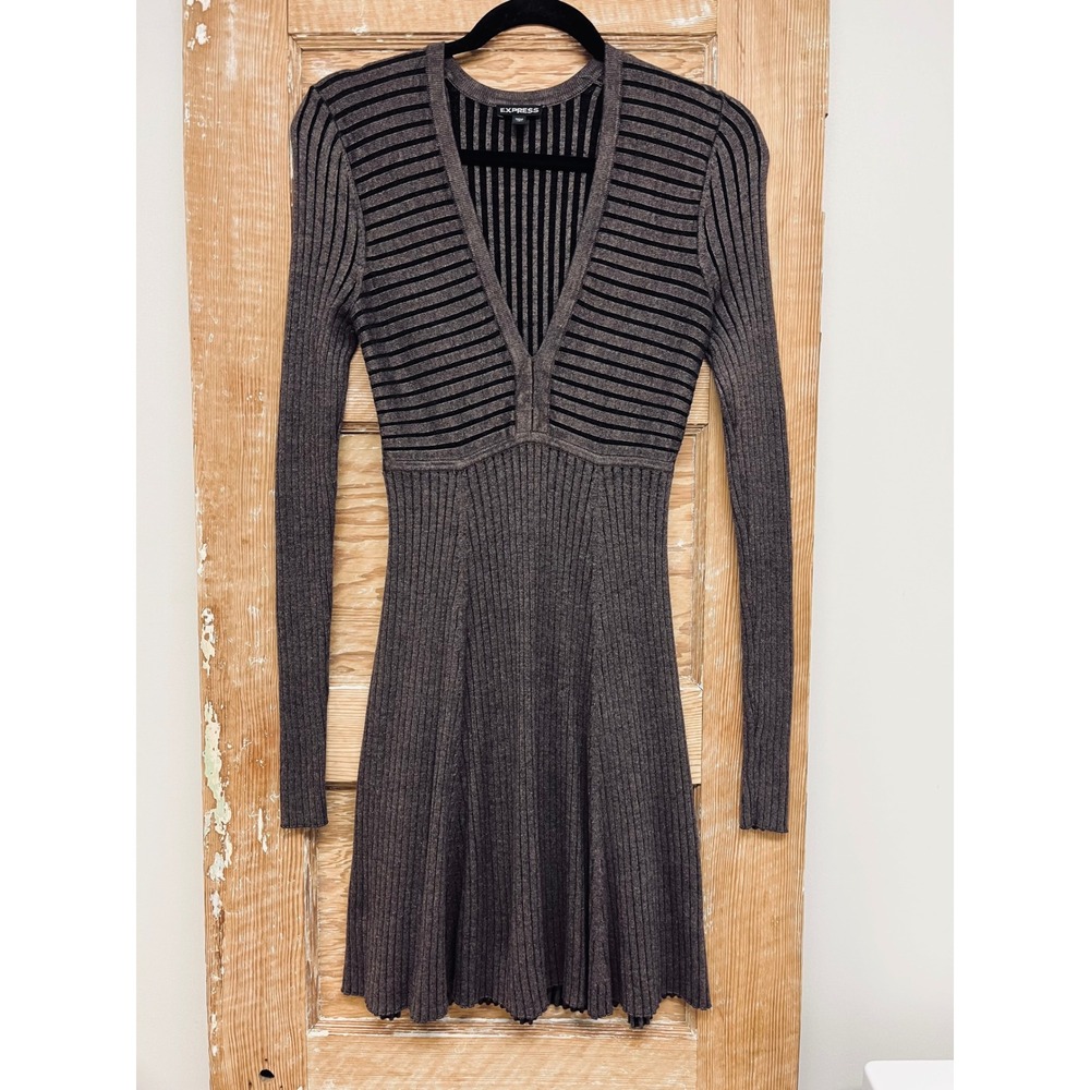 Express Ribbed Knit Sweater Dress S Knee Mod Sophisticated Fit Flare Preppy Fall